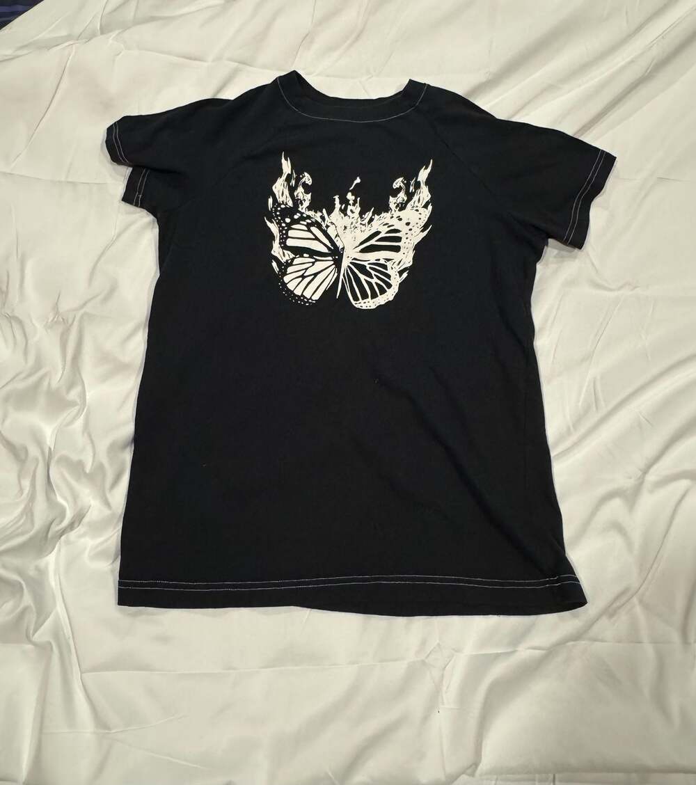 Vintage Y2K Hot Topic Black Flame Butterfly Graphic Short Sleeve